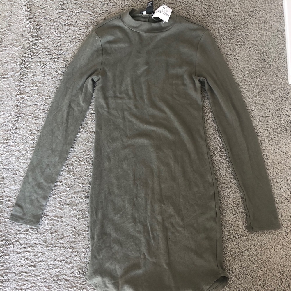 Olive green longsleeve dress (NEVER WORN)